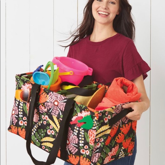thirty-one Handbags - Deluxe utility tote Island Nights